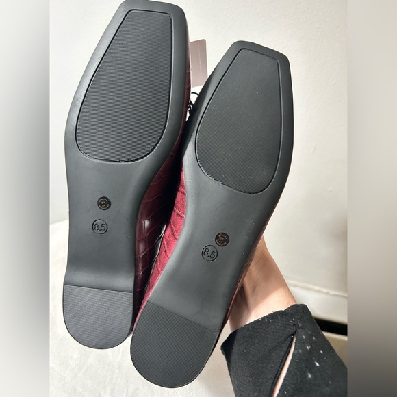 Liz Claiborne Maroon Croc-Embossed Flats - Picture 9 of 11